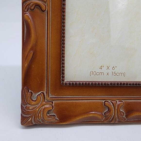 Vintage Inspired Ornate Brown Resin Photo Frame With Embossed Faux Wood Leather - Picture 5 of 11
